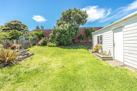 Photo of property in 18 Aotea Street, Castlecliff, Whanganui, 4501