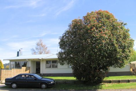 Photo of property in 2 Adam Place, Mangakakahi, Rotorua, 3015