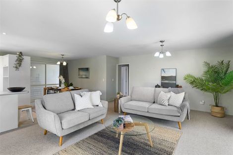 Photo of property in 2/5 Soleares Avenue, Mount Pleasant, Christchurch, 8081