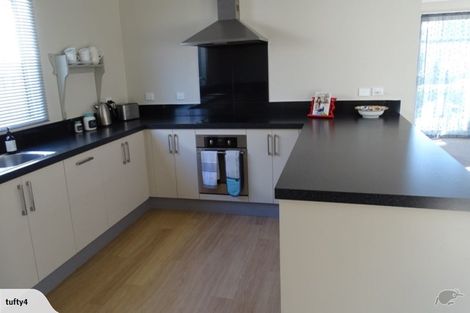 Photo of property in 28 Pounamu Place, Pegasus, 7612