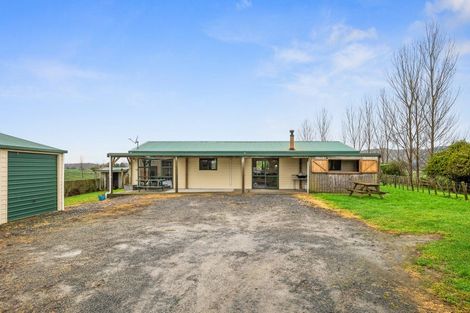 Photo of property in 293 Koputarao Road, Koputaroa, Shannon, 5575
