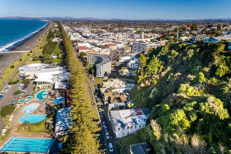 Photo of property in 29 Marine Parade, Bluff Hill, Napier, 4110