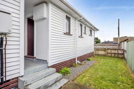 Photo of property in 14 Karaka Street, Merrilands, New Plymouth, 4312