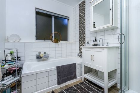 Photo of property in 31a Rewi Street, Torbay, Auckland, 0630