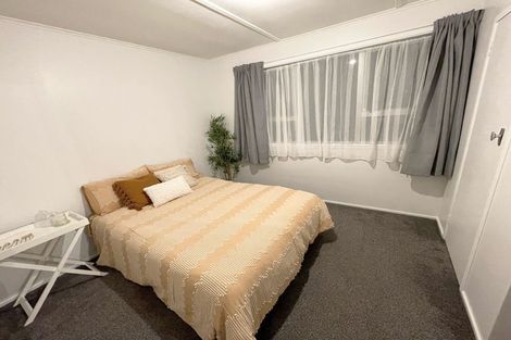 Photo of property in 1 Marlene Avenue, Te Atatu South, Auckland, 0610