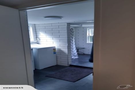 Photo of property in 188 Hutchinson Avenue, New Lynn, Auckland, 0600