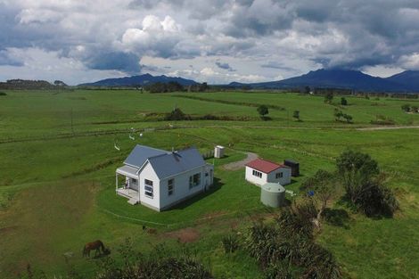 Photo of property in 210 Mirikau Road, Warea, New Plymouth, 4381