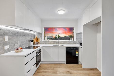 Photo of property in 38d Hetherington Road, Ranui, Auckland, 0612