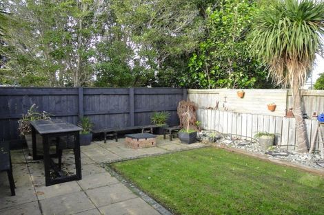 Photo of property in 10 Endeavour Place, One Tree Point, 0118