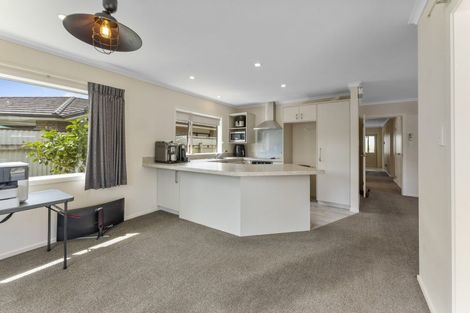 Photo of property in 23 Bowen Street, Woodville, 4920