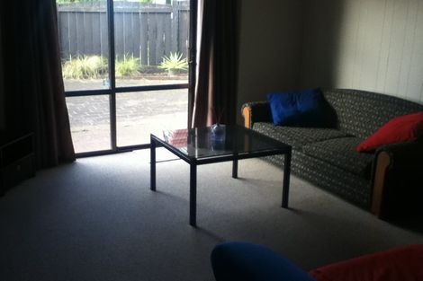 Photo of property in 11 Nimrod Place, Half Moon Bay, Auckland, 2012
