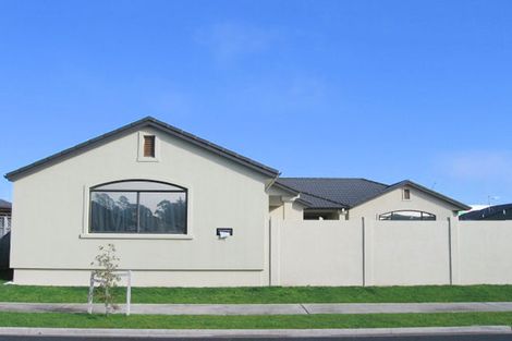 Photo of property in 6 Lockhart Place, Rototuna, Hamilton, 3210