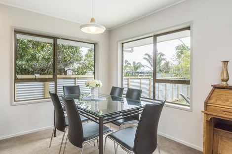 Photo of property in 2/7 Stafson Lane, Te Atatu Peninsula, Auckland, 0610