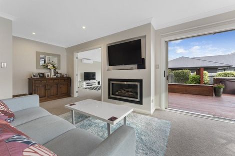 Photo of property in 9 Silicon Way, Fitzherbert, Palmerston North, 4410
