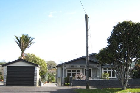 Photo of property in 18 Chilman Street, Strandon, New Plymouth, 4312