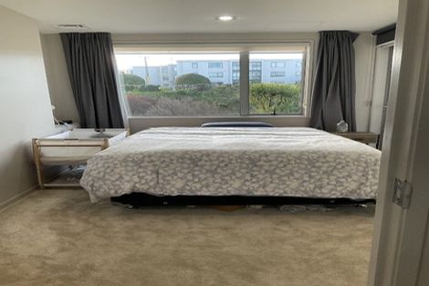 Photo of property in Shoal Haven Apartments, 201b/130 Anzac Street, Takapuna, Auckland, 0622