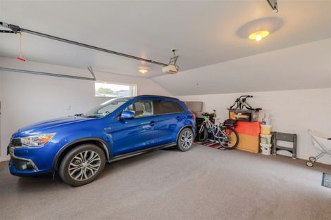 Photo of property in 105 Somerfield Street, Somerfield, Christchurch, 8024