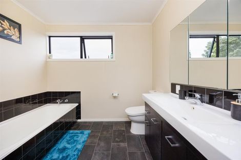 Photo of property in 36 Wanganui Road, Marton, 4710