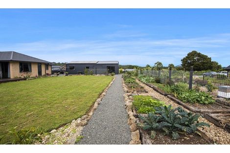 Photo of property in 21 Capstone Place, Te Kamo, Kamo, 0185