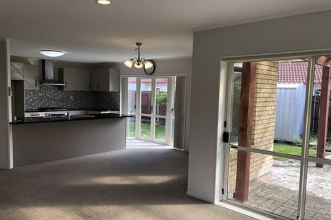 Photo of property in 27 Sheriff Place, Randwick Park, Auckland, 2105