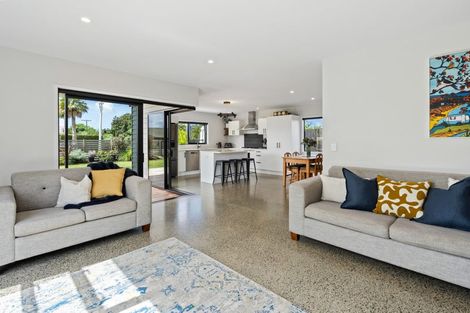 Photo of property in 15 Puroto Place, One Tree Point, 0118