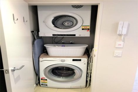 Photo of property in Nouvo Apartments, 1a/21 Rugby Street, Mount Cook, Wellington, 6021