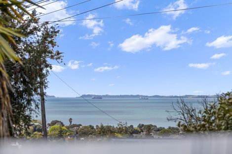 Photo of property in 105 Kowhai Road, Mairangi Bay, Auckland, 0630