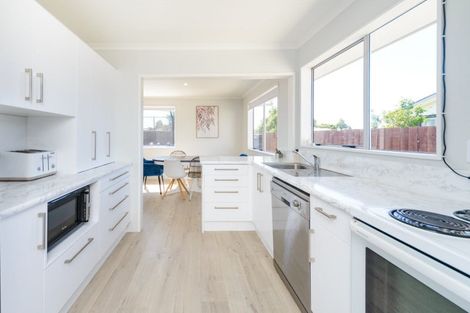 Photo of property in 40 Acacia Street, Kelvin Grove, Palmerston North, 4414