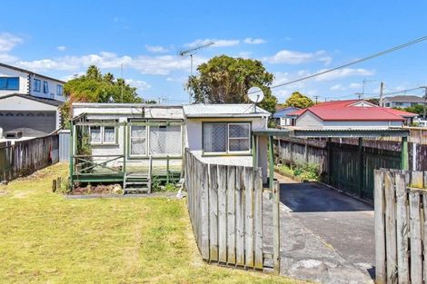 Photo of property in 1/3 Seddon Avenue, Papatoetoe, Auckland, 2104