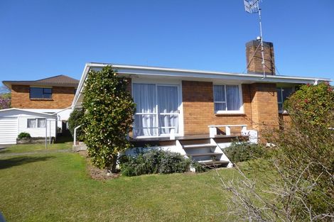 Photo of property in 2 Garthwood Road, Hillcrest, Hamilton, 3216