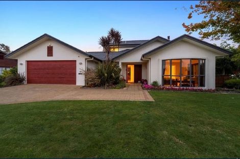 Photo of property in 28 Holden Avenue, Holdens Bay, Rotorua, 3010