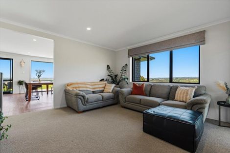 Photo of property in 25 Morepork Way, Papamoa, 3183