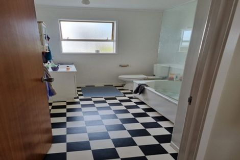 Photo of property in 2/47 Braemar Road, Rothesay Bay, Auckland, 0630