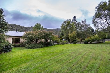 Photo of property in 1789 State Highway 2, Kaitoke, Upper Hutt, 5018