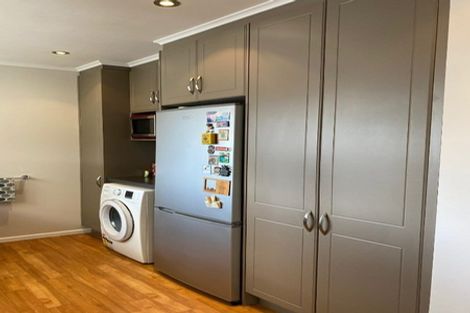 Photo of property in 50 Sylvan Crescent, Te Atatu South, Auckland, 0610