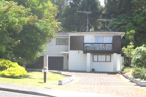 Photo of property in 9 Noeleen Street, Glenfield, Auckland, 0629