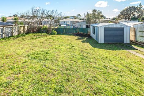 Photo of property in 4 Kupe Place, Castlecliff, Whanganui, 4501