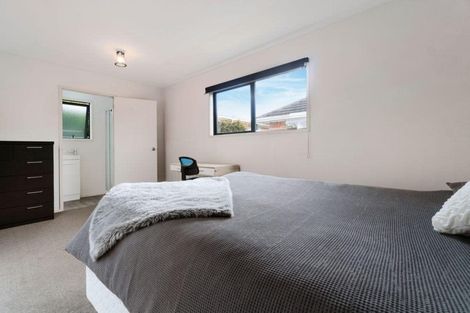 Photo of property in 44b Matipo Road, Te Atatu Peninsula, Auckland, 0610