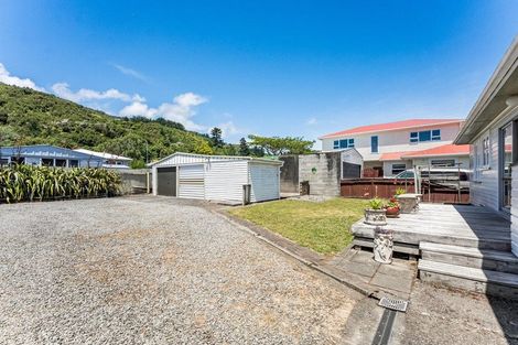 Photo of property in 53 Peel Place, Wainuiomata, Lower Hutt, 5014