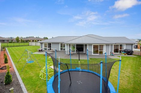 Photo of property in 35 Koura Drive, Rangiora, 7400