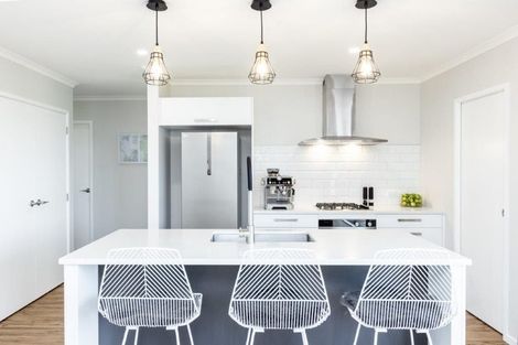 Photo of property in 15 Hikawera Drive, Frimley, Hastings, 4120