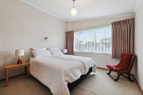 Photo of property in 37 Birdwood Avenue, Moturoa, New Plymouth, 4310