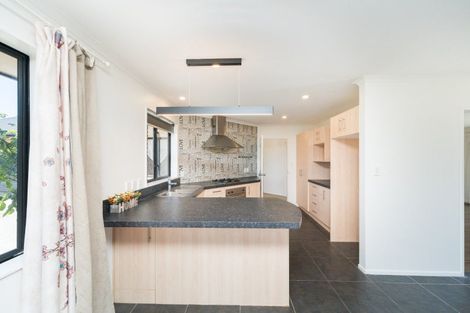 Photo of property in 15 Orlando Way, Kelvin Grove, Palmerston North, 4414