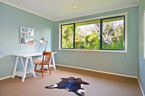 Photo of property in 33 Mokena Kohere Street, Manakau, Levin, 5573