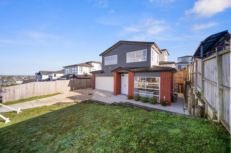 Photo of property in 14 Frazen Avenue, Papakura, 2110