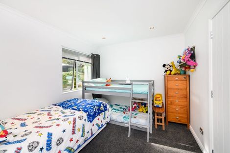 Photo of property in 3 D'urville Place, Kelvin Grove, Palmerston North, 4414