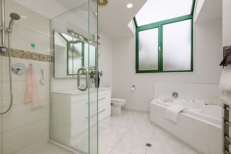 Photo of property in 10 St Elmo Rise, Shamrock Park, Auckland, 2016