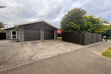 Photo of property in 142 Royal Park Drive, Parklands, Christchurch, 8083