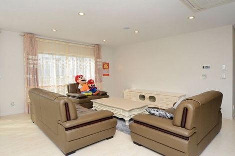 Photo of property in 75 San Valentino Drive, Henderson, Auckland, 0612