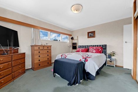 Photo of property in 6 Youngs Road, Papakura, 2110